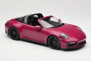 Porsche 911 992 Targa 4 GTS Rubystar Minichamps 1:18 155061066 Metaal — afbeelding 4 van 6