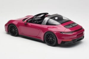 Porsche 911 992 Targa 4 GTS Rubystar Minichamps 1:18 155061066 Metaal — afbeelding 5 van 6