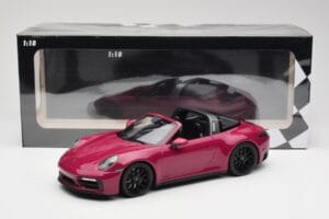 Porsche 911 992 Targa 4 GTS Rubystar Minichamps 1:18 155061066 Metaal — afbeelding 6 van 6
