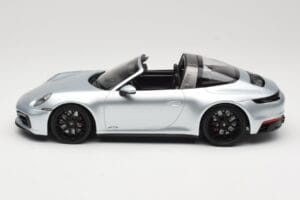 Porsche 911 992 Targa 4 GTS Zilver Minichamps 1:18 155061061 Metaal — afbeelding 3 van 6