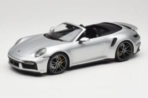 Porsche 911 992 Turbo S Cabriolet Zilver Minichamps 1:18 155069082 Metaal