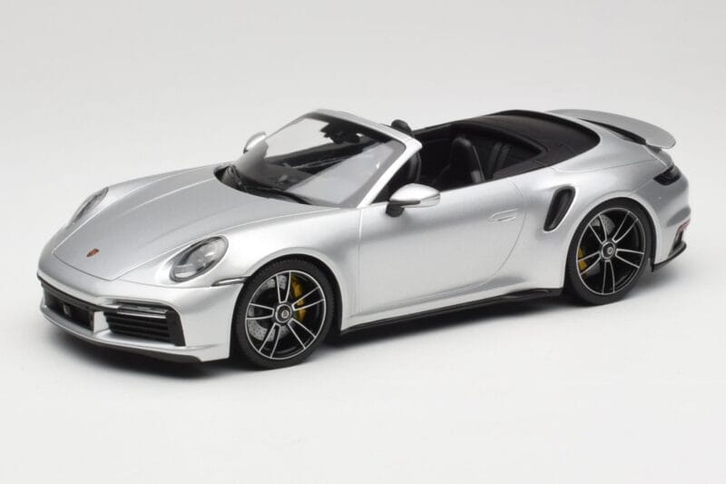 Porsche 911 992 Turbo S Cabriolet Zilver Minichamps 1:18 155069082 Metaal