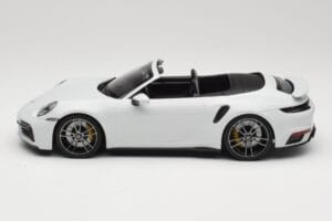 Porsche 911 992 Turbo S Cabriolet White Metallic Minichamps 1:18 155069080 Metaal — afbeelding 3 van 6