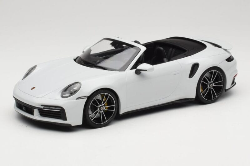 Porsche 911 992 Turbo S Cabriolet White Metallic Minichamps 1:18 155069080 Metaal