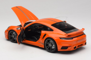 Porsche 911 992 Turbo S Coupe Sport Design Oranje Minichamps 1:18 113069074 Metaal — afbeelding 5 van 8