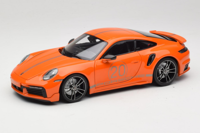 Porsche 911 992 Turbo S Coupe Sport Design Oranje Minichamps 1:18 113069074 Metaal
