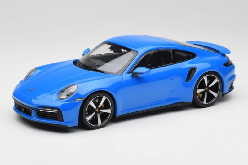Porsche 911 992 Turbo S Gentian Blauw Minichamps 1:18 155069074 Metaal