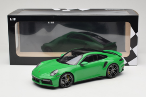 Porsche 911 992 Turbo S Groen Minichamps 1:18 153069077 Metaal — afbeelding 6 van 6