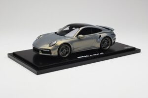 Porsche 911 Turbo S 992 Silver Bamboo Chromaflire With Display Case Spark 1:18 WAP0219100RTSS Hars — afbeelding 2 van 7