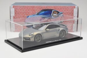 Porsche 911 Turbo S 992 Silver Bamboo Chromaflire With Display Case Spark 1:18 WAP0219100RTSS Hars — afbeelding 7 van 7