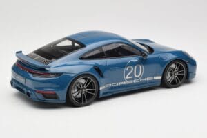 Porsche 911 992 Turbo S Sport Design Package Gentian Blue Metallic Minichamps 1:18 155069170 Metaal — afbeelding 2 van 6