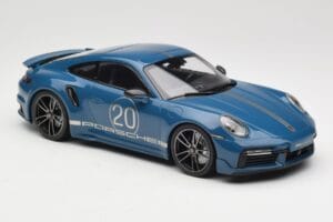 Porsche 911 992 Turbo S Sport Design Package Gentian Blue Metallic Minichamps 1:18 155069170 Metaal — afbeelding 4 van 6