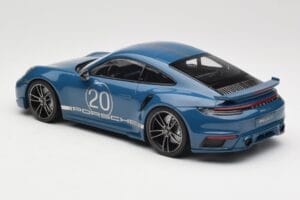 Porsche 911 992 Turbo S Sport Design Package Gentian Blue Metallic Minichamps 1:18 155069170 Metaal — afbeelding 5 van 6