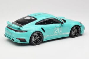 Porsche 911 992 Turbo S Sport Design Package Racing Green Minichamps 1:18 155069175 Metaal — afbeelding 2 van 6