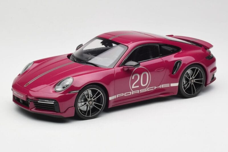 Porsche 911 992 Turbo S met Sport Design Package Rood Minichamps 1:18 155069172 Metaal