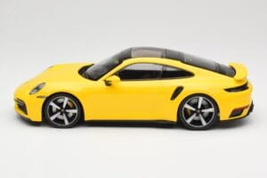 Porsche 911 992 Turbo S Geel Minichamps 1:18 155069071 Metaal — afbeelding 3 van 6
