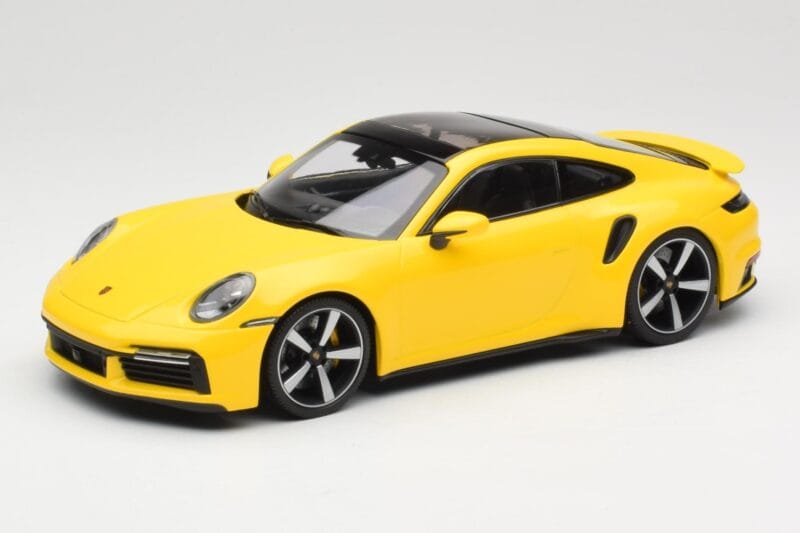 Porsche 911 992 Turbo S Geel Minichamps 1:18 155069071 Metaal