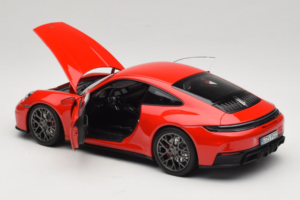 Porsche 911 992.2 Carrera 4 GTS Guards Red Norev 1:18 187171 Metaal — afbeelding 5 van 8