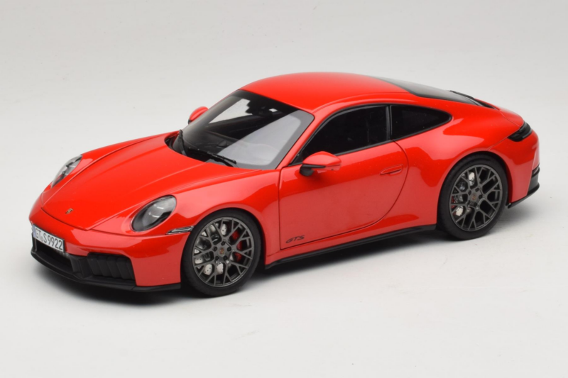 Porsche 911 992.2 Carrera 4 GTS Guards Red Norev 1:18 187171 Metaal