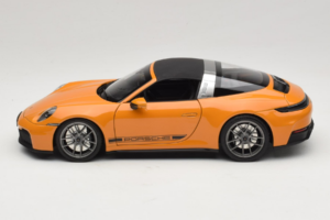 Porsche 911 992.2 Targa 4 GTS Bahama Yellow Norev 1:18 187190 Metaal — afbeelding 6 van 10