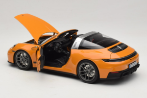 Porsche 911 992.2 Targa 4 GTS Bahama Yellow Norev 1:18 187190 Metaal — afbeelding 7 van 10