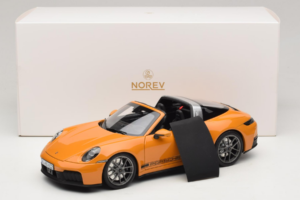 Porsche 911 992.2 Targa 4 GTS Bahama Yellow Norev 1:18 187190 Metaal — afbeelding 10 van 10
