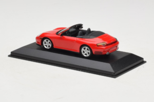 Porsche 911 996 Carrera 4S Cabriolet Rood Minichamps 1:43 400062831 Metaal — afbeelding 3 van 4