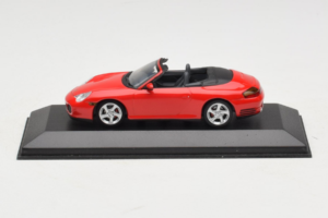Porsche 911 996 Carrera 4S Cabriolet Rood Minichamps 1:43 400062831 Metaal