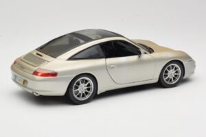 Porsche 911 996 Carrera 4S Zilver Maisto 1:18 WAP02102212 Metaal — afbeelding 3 van 8