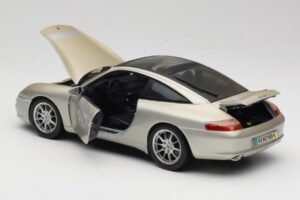 Porsche 911 996 Carrera 4S Zilver Maisto 1:18 WAP02102212 Metaal — afbeelding 5 van 8