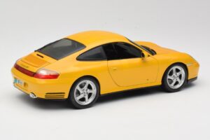 Porsche 911 996 Carrera 4S Geel Maisto 1:18 WAP02101610 Metaal — afbeelding 3 van 8