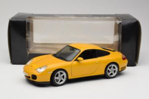 Porsche 911 996 Carrera 4S Geel Maisto 1:18 WAP02101610 Metaal — afbeelding 8 van 8