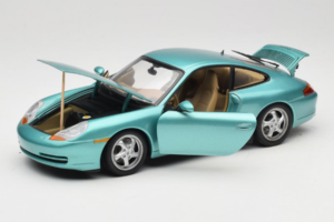 Porsche 911 996 Green Metallic UT Models 1:18 27901 Metaal — afbeelding 2 van 8