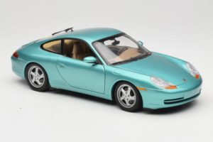 Porsche 911 996 Green Metallic UT Models 1:18 27901 Metaal — afbeelding 6 van 8