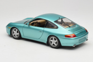 Porsche 911 996 Green Metallic UT Models 1:18 27901 Metaal — afbeelding 7 van 8