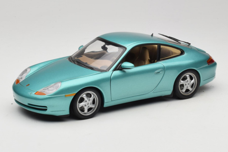 Porsche 911 996 Green Metallic UT Models 1:18 27901 Metaal