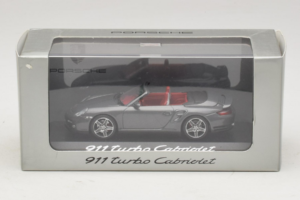 Porsche 911 997 Turbo Cabriolet Grey Metallic Minichamps 1:43 WAP02015218 Metaal — afbeelding 4 van 4