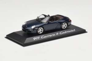 Porsche 911 997 Carrera 4 Cabriolet Donkerblauw Minichamps 1:43 WAP02015216-R1 Metaal — afbeelding 2 van 4