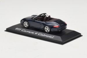 Porsche 911 997 Carrera 4 Cabriolet Donkerblauw Minichamps 1:43 WAP02015216-R1 Metaal — afbeelding 3 van 4