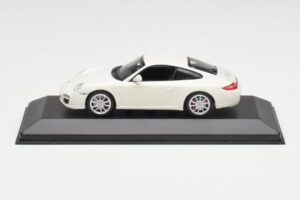 Porsche 911 997 Carrera 4S Carrara Wit Minichamps 1:43 403066431 Metaal