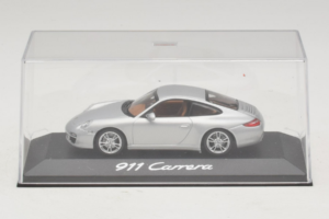 Porsche 911 997 Carrera Silver Metallic Minichamps 1:43 WAP02001218 Metaal — afbeelding 4 van 5