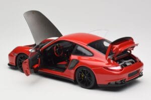 Porsche 911 997 GT2 RS Rood Met Zwarte Velgen Minichamps 1:18 100069407 Metaal — afbeelding 5 van 8