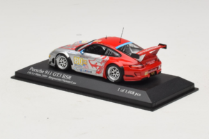 Porsche 911 997 GT3 RSR #80 J. Bergmeister / S. Neiman / D. Law 24 Hours of Le Mans 2009 Minichamps 1:43 400096980 Metaal — afbeelding 3 van 4