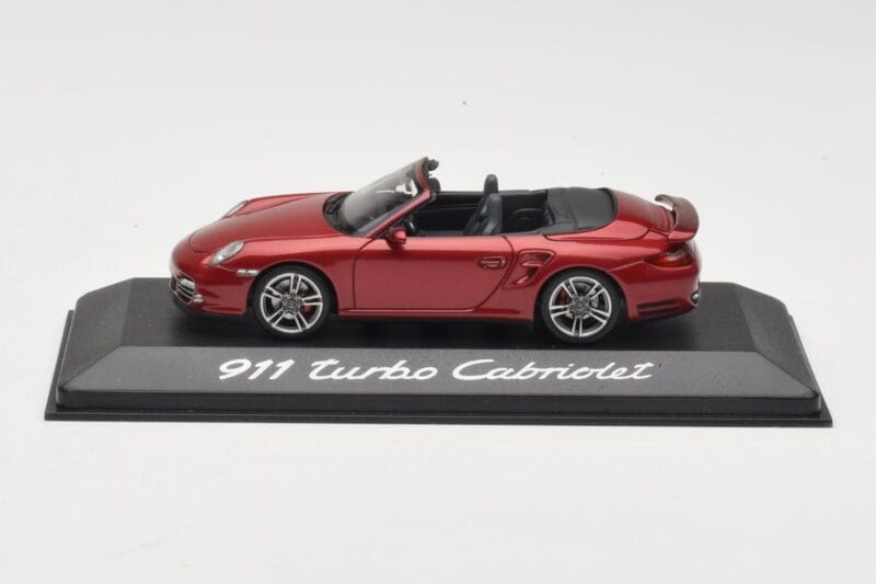 Porsche 911 997 Turbo Cabriolet Rood Minichamps 1:43 Porsche 911 997 Turbo Cabriolet Rood Minichamps 1:43 WAP0200130A Metaal