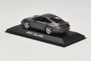 Porsche 911 997 Turbo Grey Metallic Minichamps 1:43 WAP02013016 Metaal — afbeelding 3 van 5