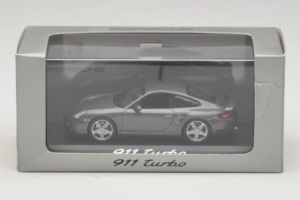 Porsche 911 997 Turbo Grey Metallic Minichamps 1:43 WAP02013016 Metaal — afbeelding 5 van 5