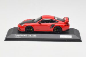 Porsche 911 997.2 GT2 RS Rood met Zwarte Velgen Minichamps 1:43 400069407 Metaal