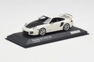 Porsche 911 997.2 GT2 RS Wit met Zilveren Velgen Minichamps 1:43 400069405 Metaal — afbeelding 2 van 4