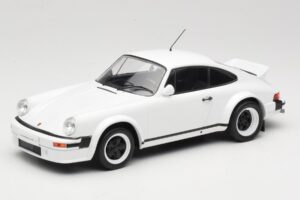 Porsche 911 SC GT Race Version IXO 1:18 18CMC007 Metaal