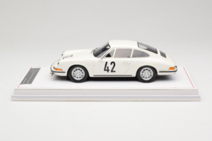 Porsche 911 S #42 R. Buchet / H. Linge Auguste Veuillet 24 Hours of Le Mans Class Winner 1967 IVY 1:18 REMC006 Hars